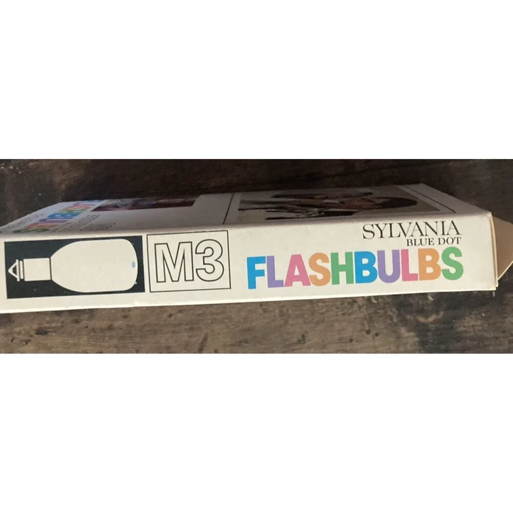Sylvania M3 Blue Dot Flashbulbs x 12 Clear Bulbs in Unopened Original Box NOS
